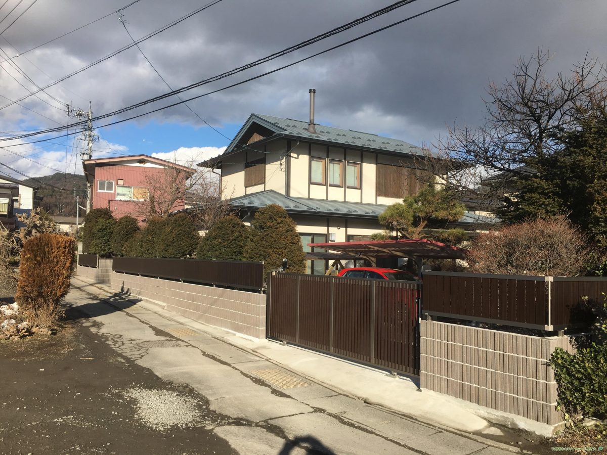和モダンで落ち着いたイメージの門まわりが完成しました