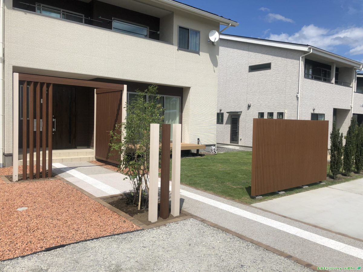 お子様と一緒に安心して楽しく過ごせるすっきりとしたデザインのお庭